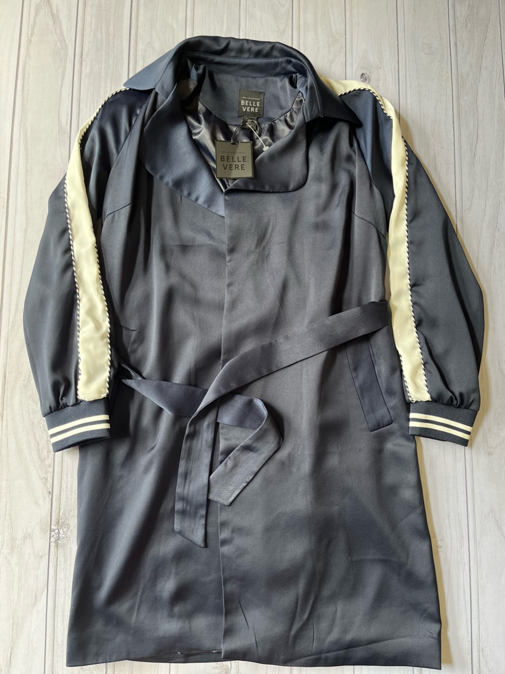 New Belle Vere blue white contemporary sporty belted trench coat duster. Small